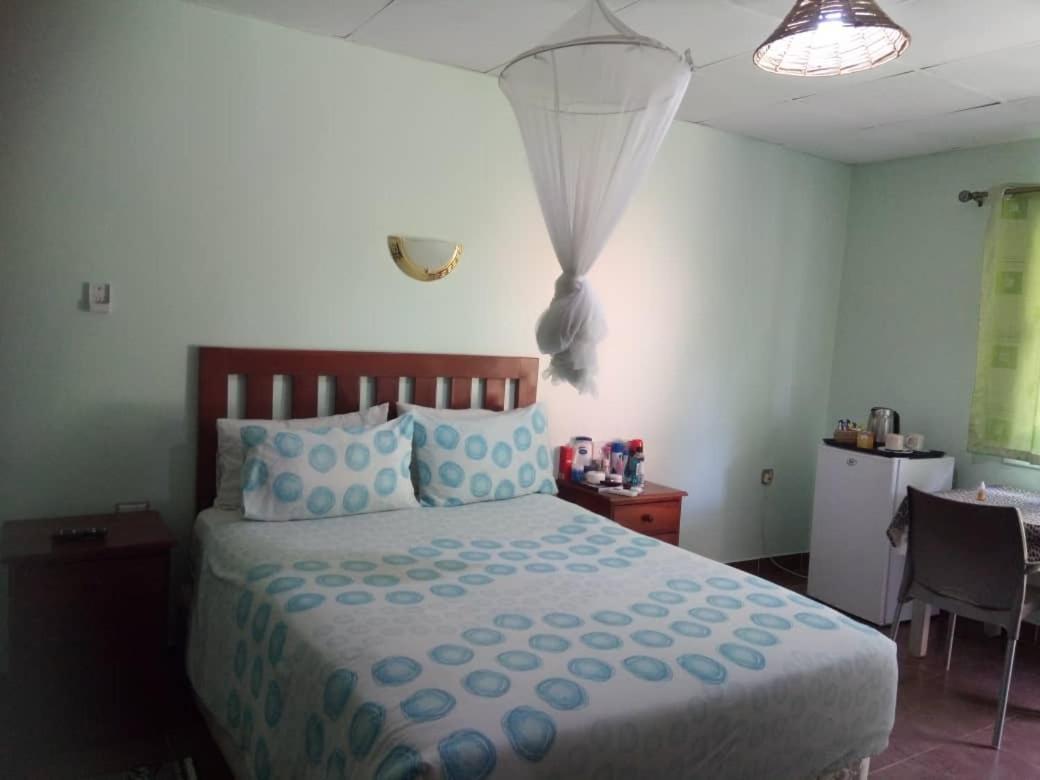 Gloria'S Bed And Breakfast Livingstone Exterior foto