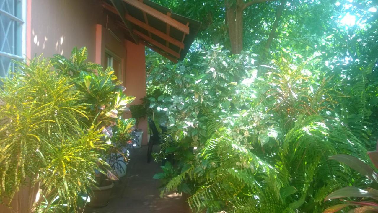 Gloria'S Bed And Breakfast Livingstone Exterior foto