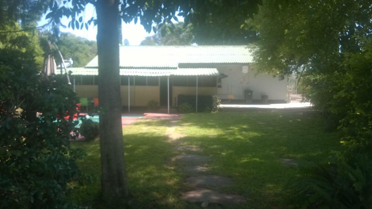 Gloria'S Bed And Breakfast Livingstone Exterior foto